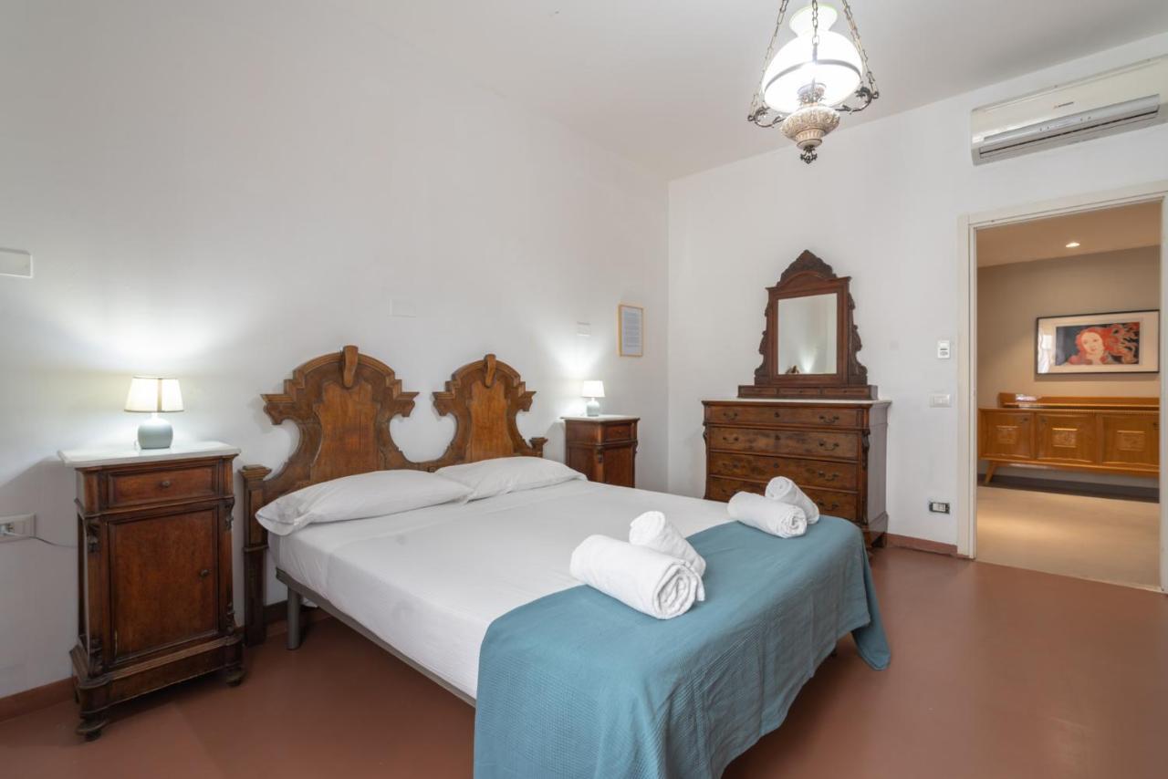 Elegante In Via Cavour Apartamento