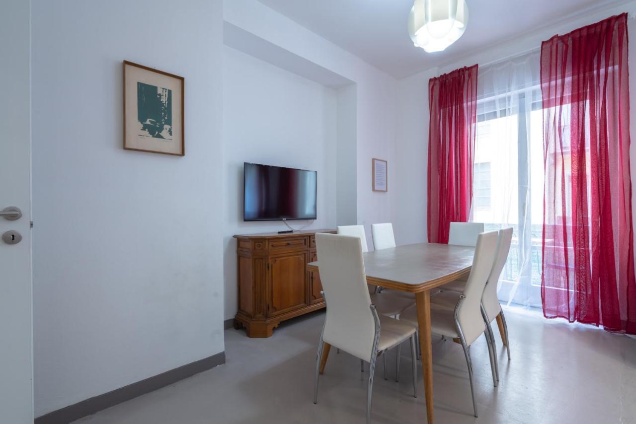 Elegante In Via Cavour Apartamento