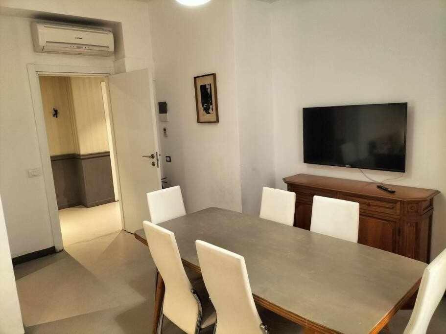 Elegante In Via Cavour Apartamento *